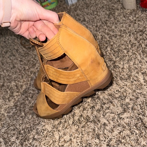 SOREL Women's 8.5 Tan Joanie II Lace Wedge Sandals - Picture 6 of 9